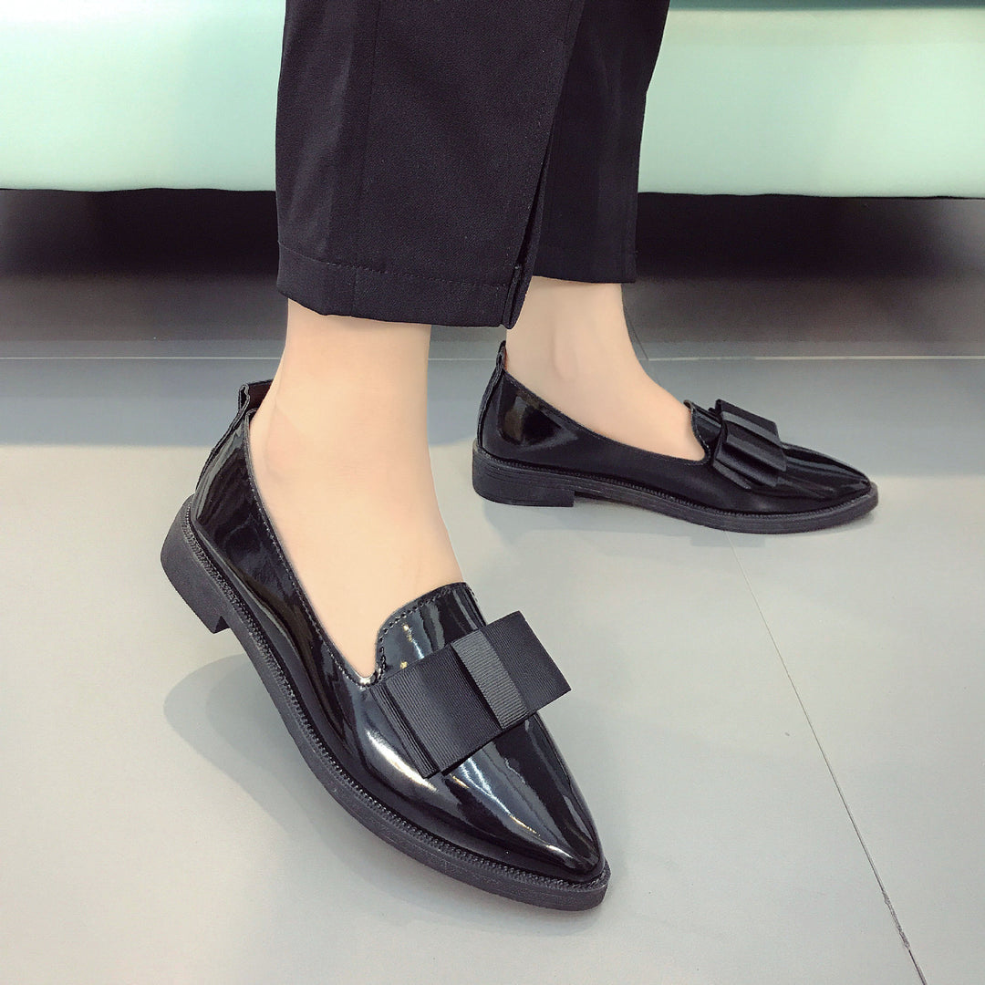 Damen nan eleganter Lackslipper mit dekorativer Schleife und leichter Plateausohle Drune