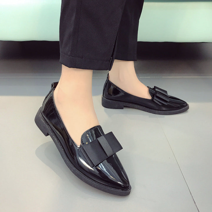 Damen nan eleganter Lackslipper mit dekorativer Schleife und leichter Plateausohle Drune