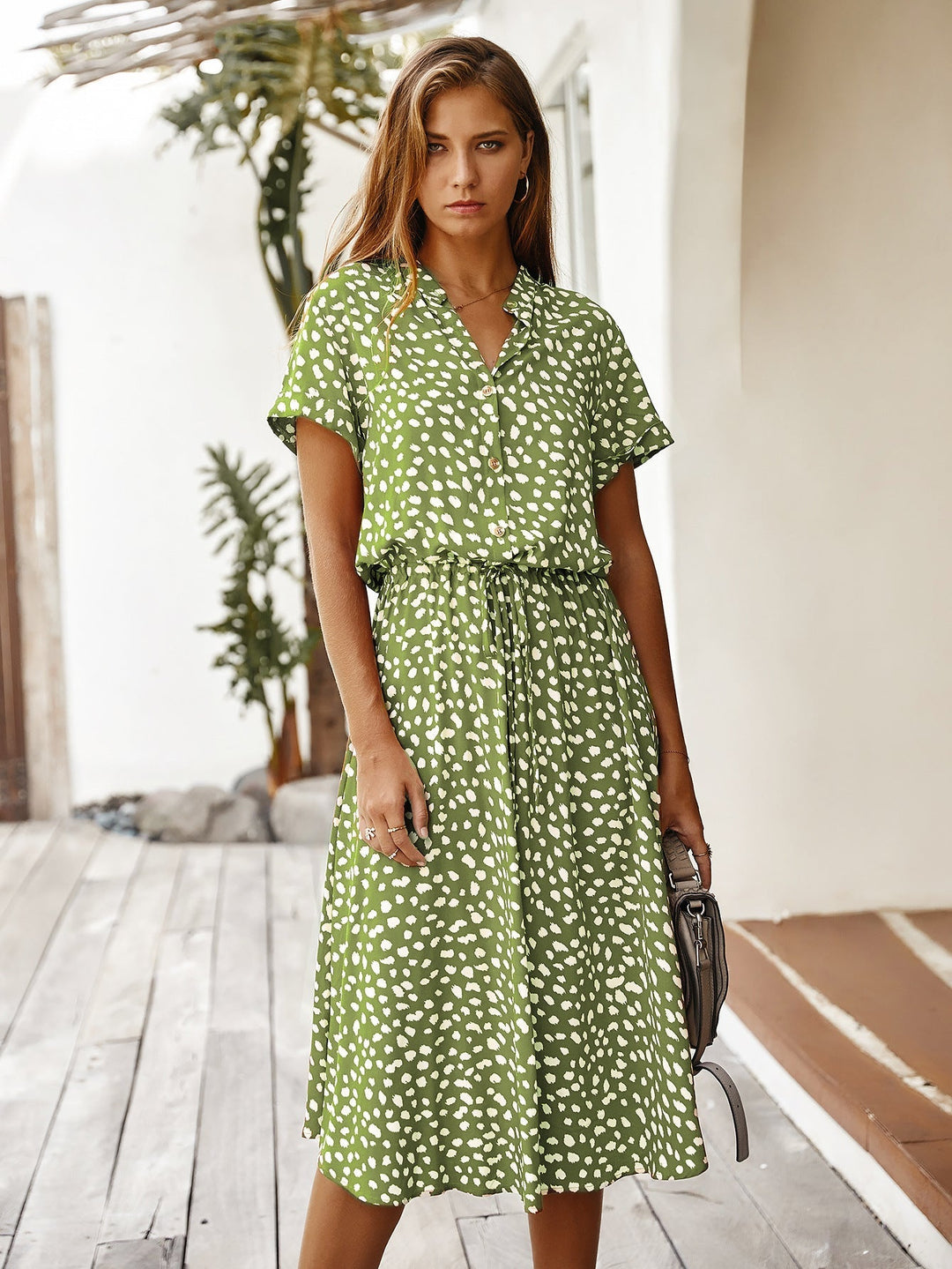Drune | Lässiger Polka Dot V-Ausschnitt Kurzarm Midi Kleid