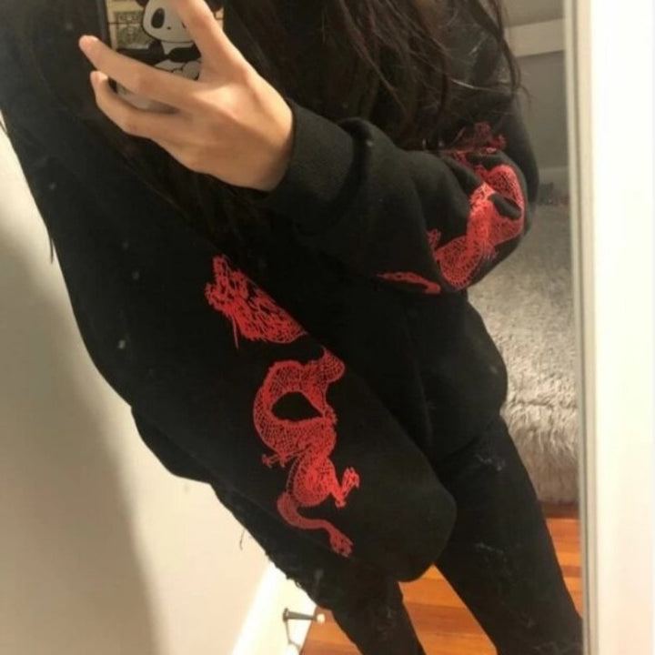 Damen Oversize Sweatshirt mit Drachenprint an Ärmeln und Rundhalsausschnitt Drune