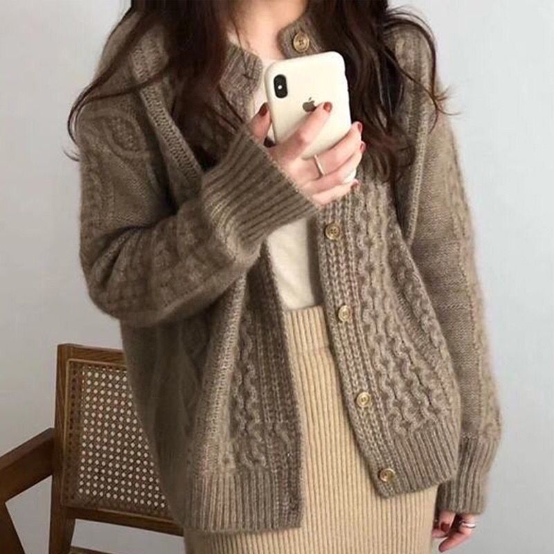 Damen Kuscheliger Zopfmuster-Cardigan aus Mohair‑Optik mit geripptem Saum und dekorativen Knöpfen Drune