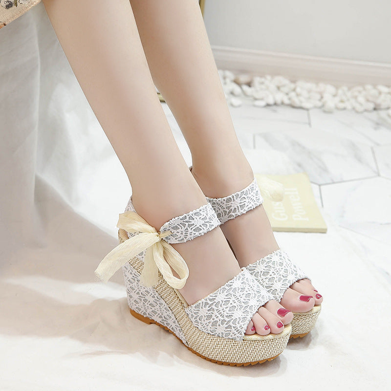 Damen nan romantische Spitzen-Keilabsatzsandalen mit Bast-Plateau und Zierschleife Drune
