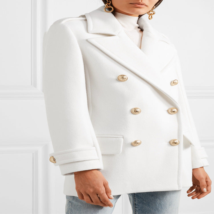 Damen Zweireihiger Kurzmantel im Marine‑Tailoring mit goldenen Zierknöpfen Drune