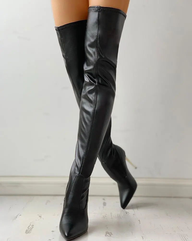 Drune | Overknee Stiefel mit Goldenem Absatz und Reißverschlussdetail