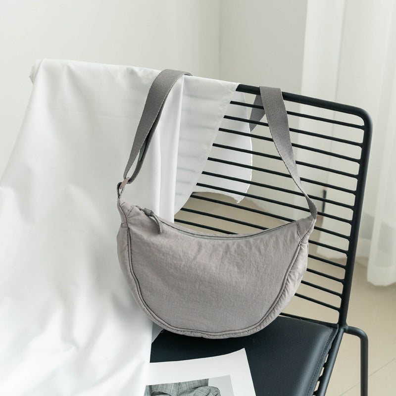 Drune | Stilvolle Half Moon Crossbody Tasche