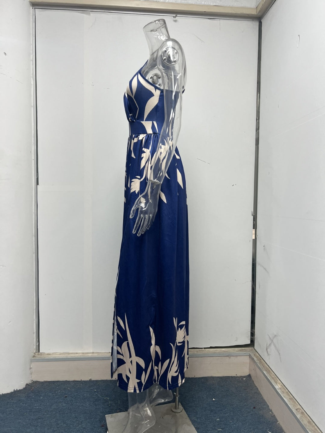 Drune | Ärmelloses Kleid mit hoher Taille und Öffnung