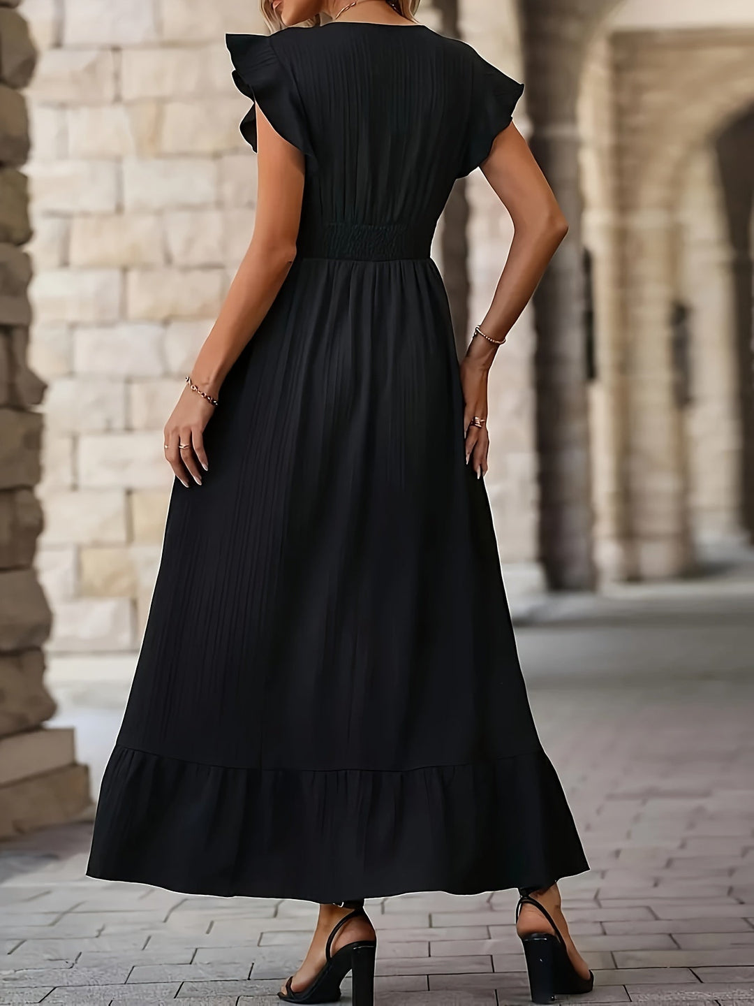 Drune | V-Ausschnitt Rüschenkleid mit Kurzen Ärmeln für Frauen