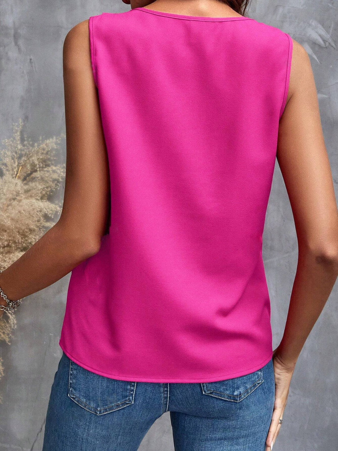Drune | Rüschenshirt mit V-Ausschnitt
