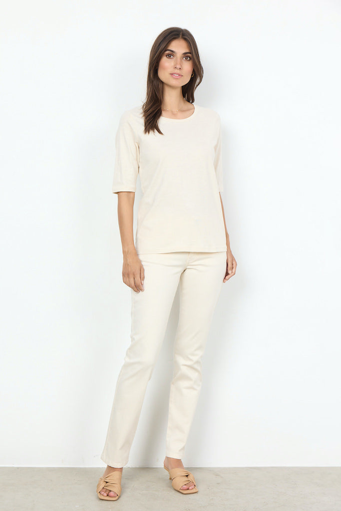 Drune T-Shirt mit längeren Ärmeln in Creme
