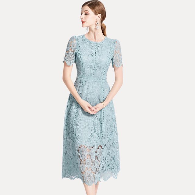 Drune | Raffiniertes Spitzen-Midikleid mit Taillenbetonung