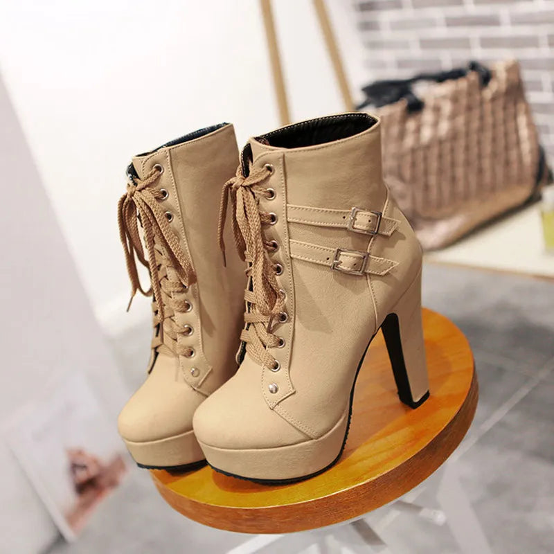 Drune | Schnürstiefel mit Gürtelschnalle