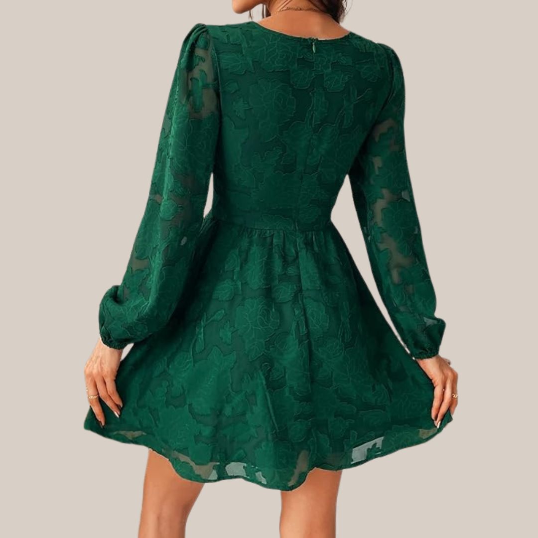 Drune | Schickes Langarmkleid mit tiefem V-Ausschnitt