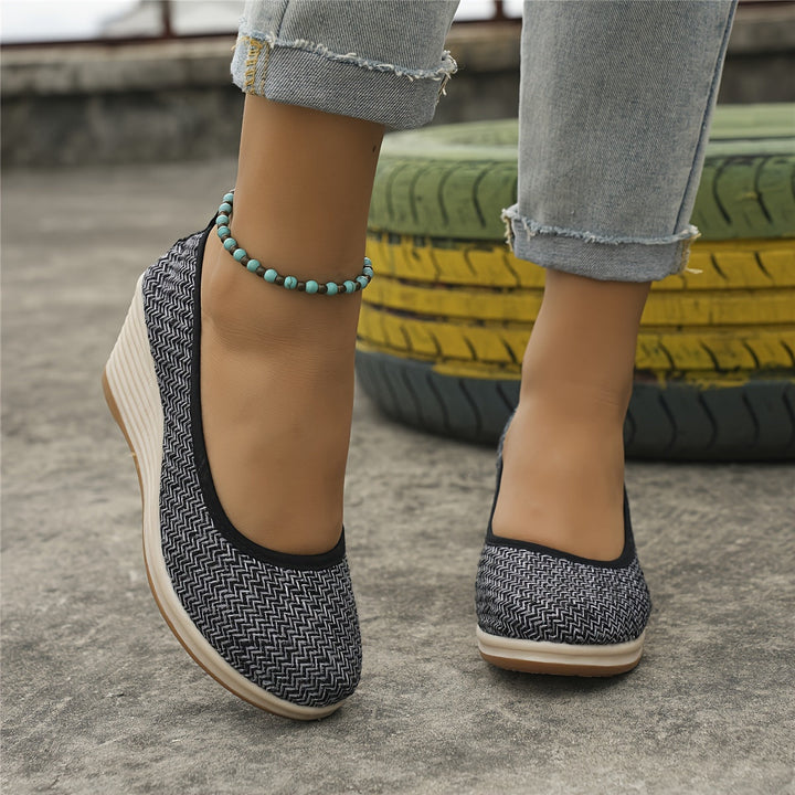 Drune | Atmungsaktive Slipper Mit Keilabsatz Schuhen