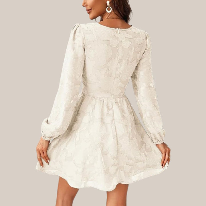Drune | Schickes Langarmkleid mit tiefem V-Ausschnitt