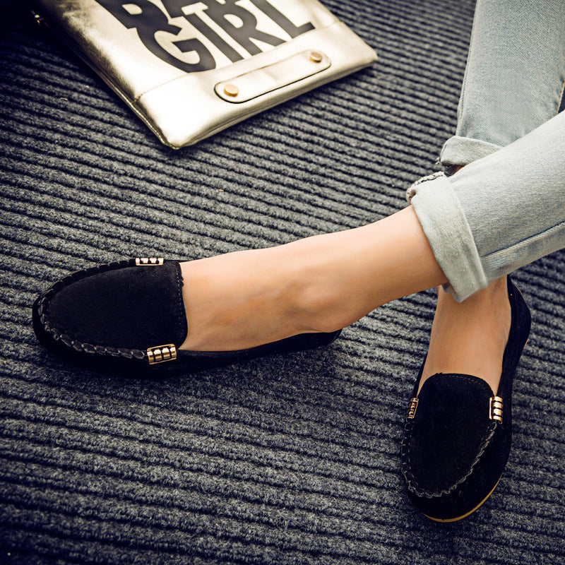 Damen Veloursleder-Mokassin mit profiliertem Gummisohlen-Design und Ziernaht Drune