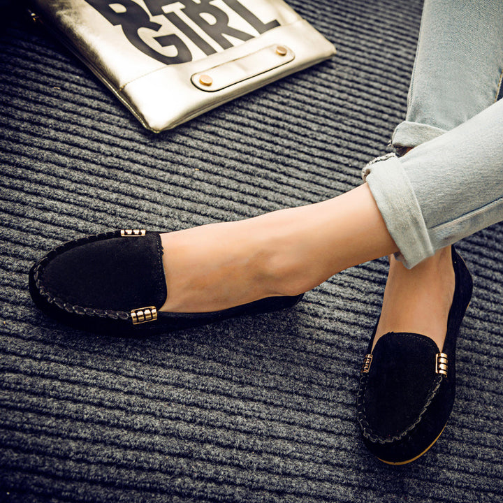 Damen Veloursleder-Mokassin mit profiliertem Gummisohlen-Design und Ziernaht Drune