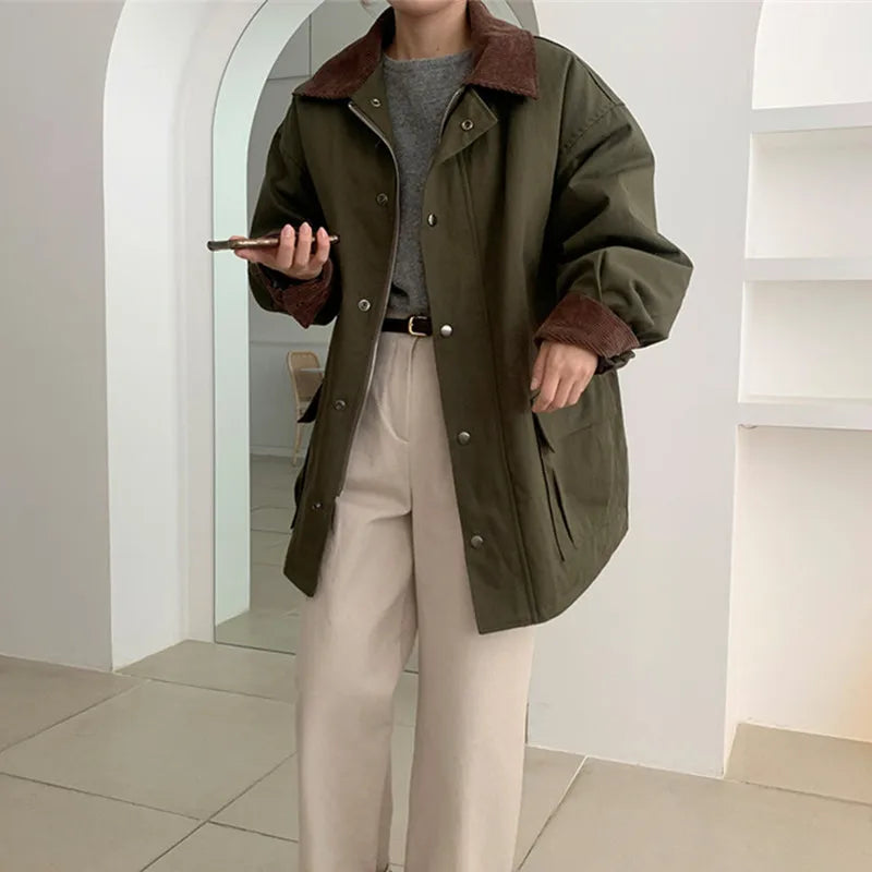 Drune | Inspirierte Damenjacke mit Umgeschlagenem Kragen und Großen Taschen