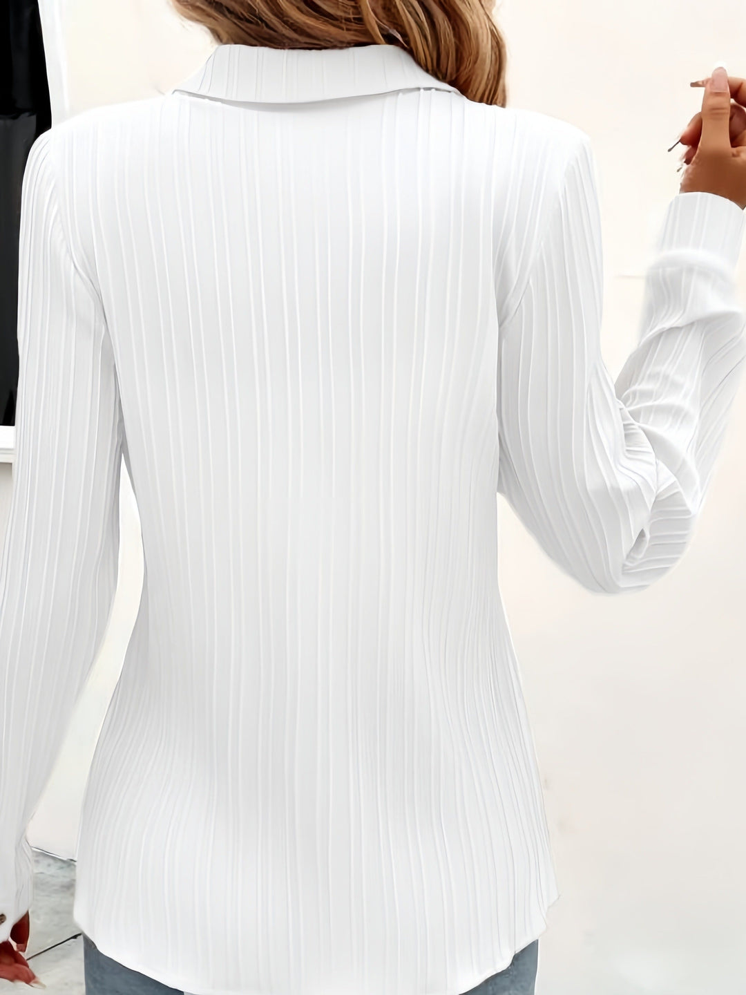 Drune | Glatte Hemdbluse mit Knöpfen und Langen Ärmeln