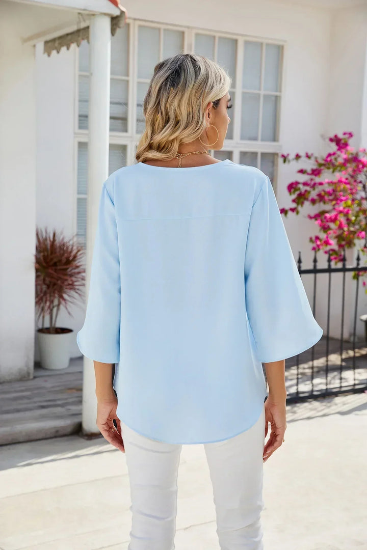 Drune | Bluse Mit V-Ausschnitt – Elegante Und Vielseitige Wahl Für Jeden Anlass