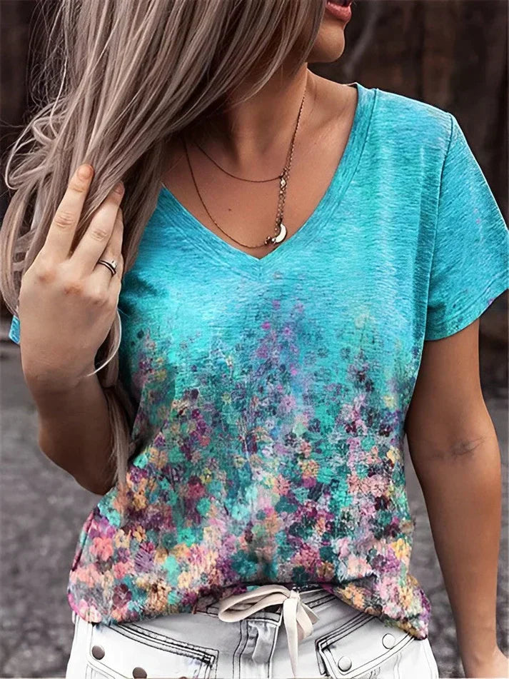 Drune | T-Shirt mit V-Ausschnitt und Floralem Druck
