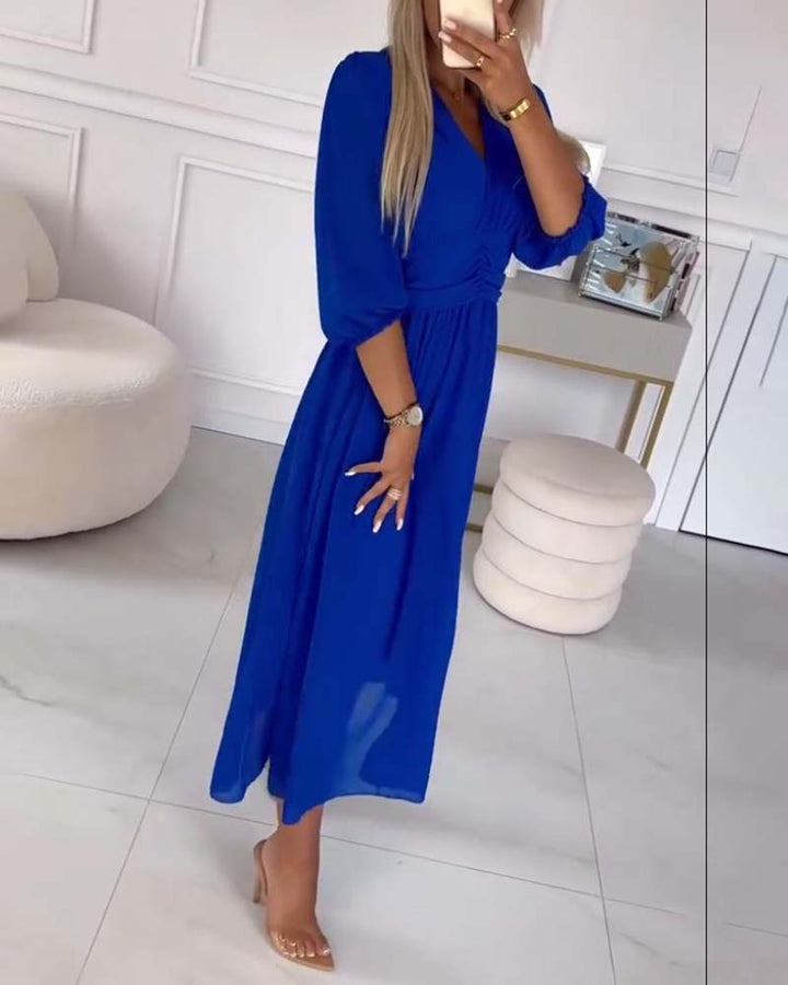 Drune | Unifarbenes Tailliertes Kleid mit V-Ausschnitt