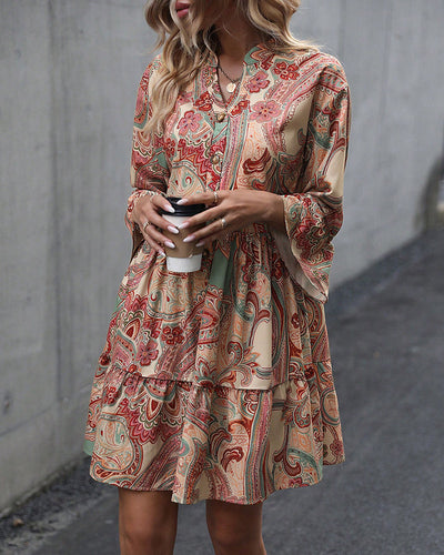 Drune | V-Ausschnitt und Paisley Print