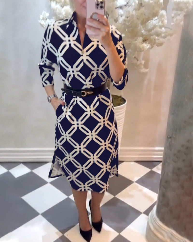 Drune | Kleid mit Geometrischem Print und Seitlichem Schlitz