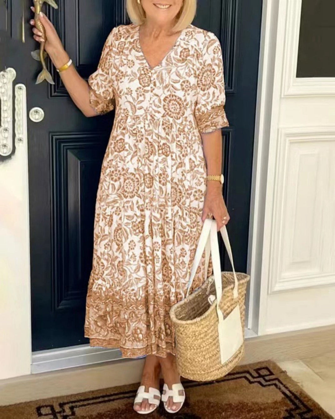 Drune | Kleid mit V-Ausschnitt und Print in Übergröße