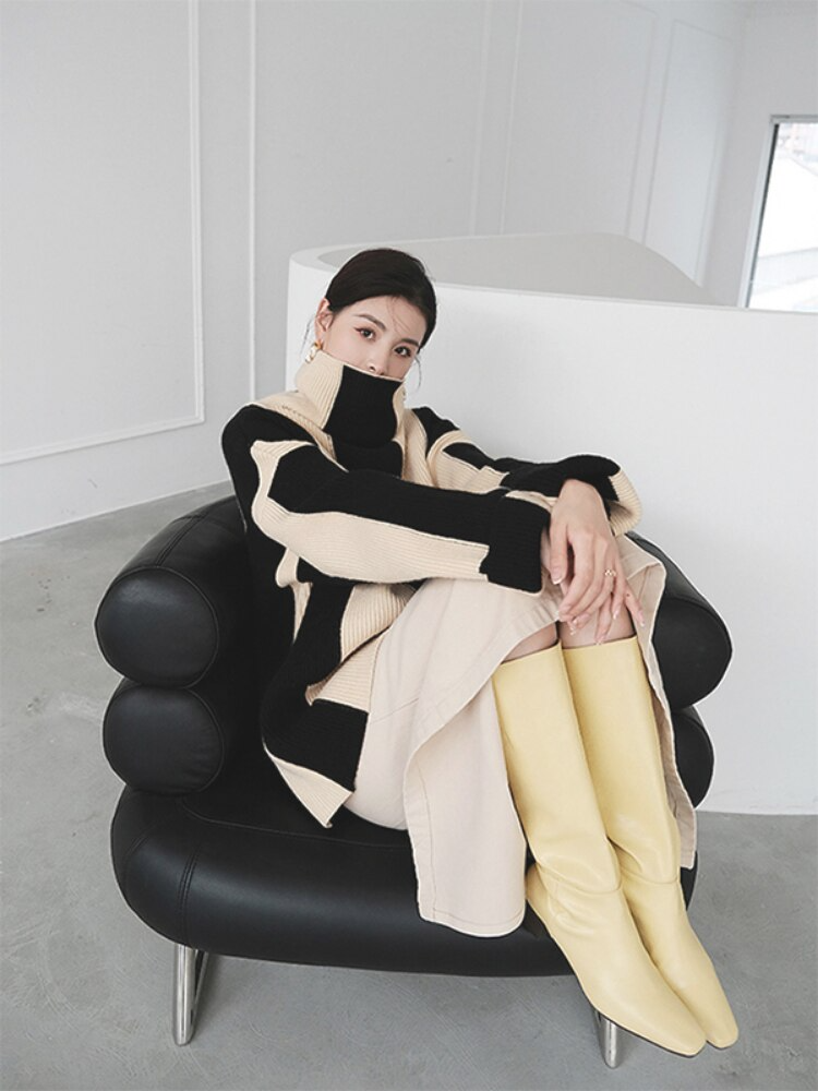 Drune | Großer Pullover mit Hohem Kragen und Zweifarbigem Design