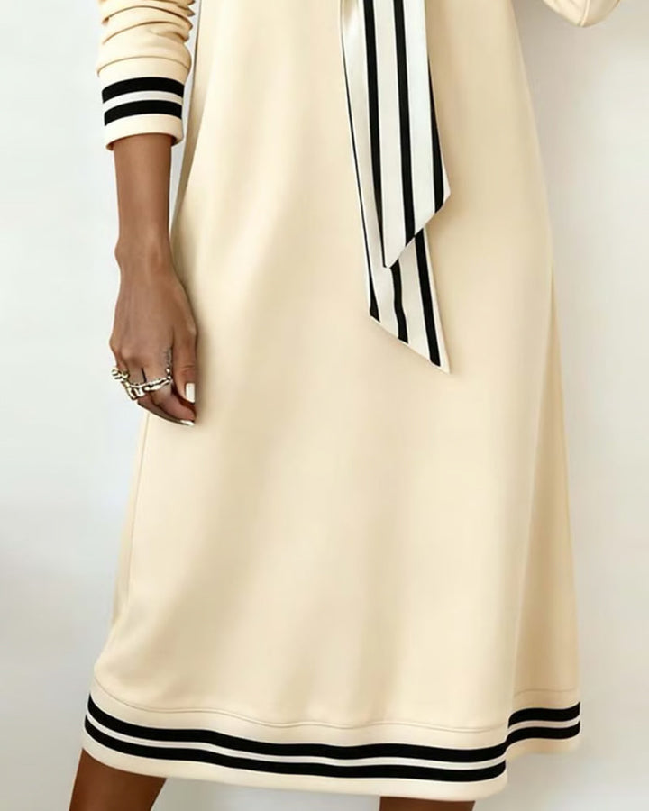 Drune | Kleid mit Kontrastrevers und Gerader Silhouette