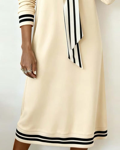 Drune | Kleid mit Kontrastrevers und Gerader Silhouette