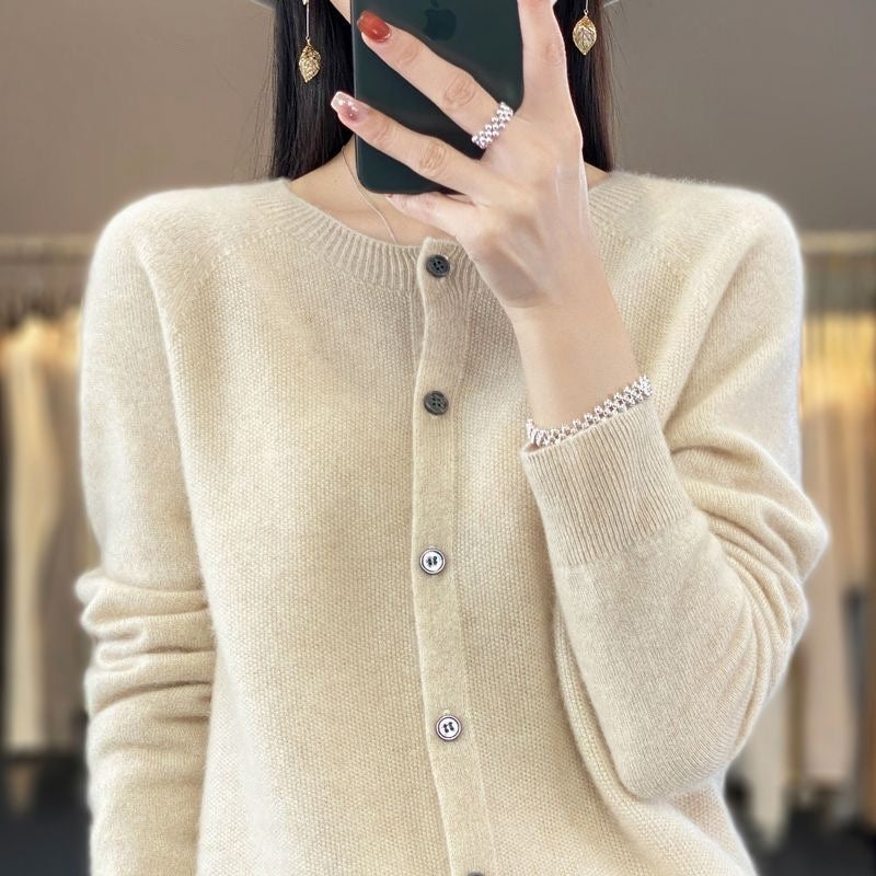 Drune | Merino Wollstrickjacke Mit Rundhalsausschnitt Und Langen Ärmeln