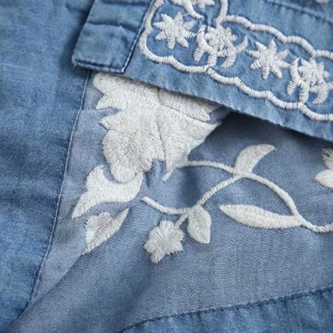 Drune | Bestickte Blumenbluse mit Knopfleiste