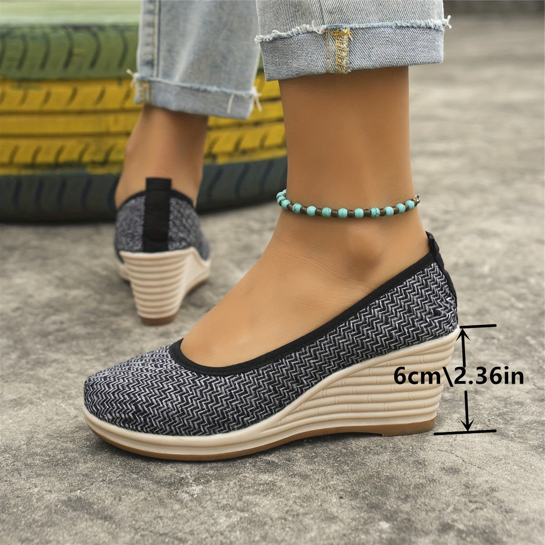 Drune | Atmungsaktive Slipper Mit Keilabsatz Schuhen