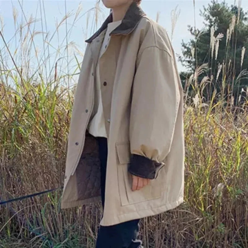 Drune | Inspirierte Damenjacke mit Umgeschlagenem Kragen und Großen Taschen