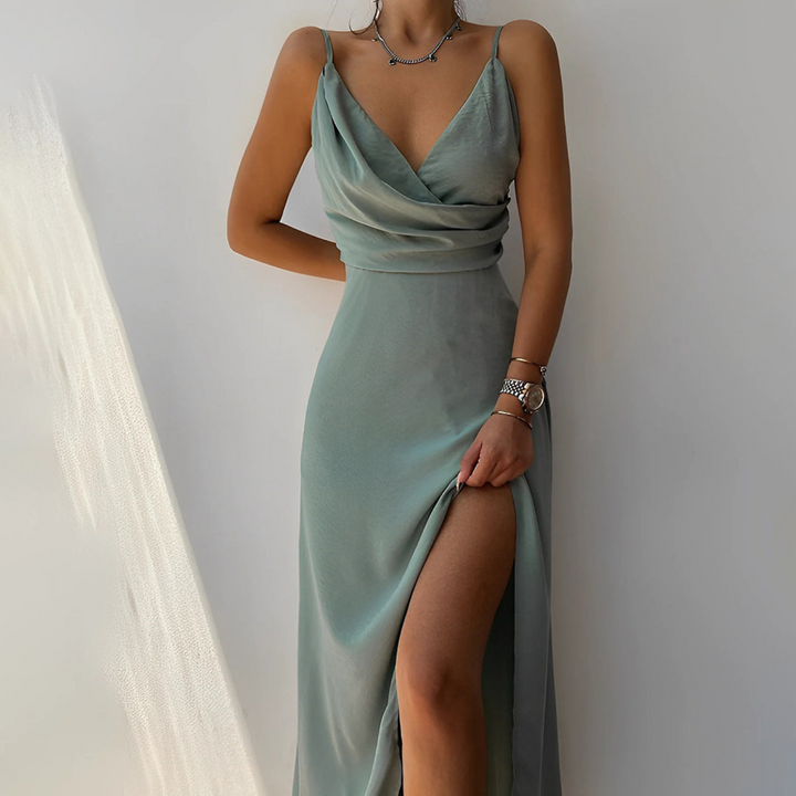 Drune - Schlichtes und klassisches Kleid mit V-Ausschnitt