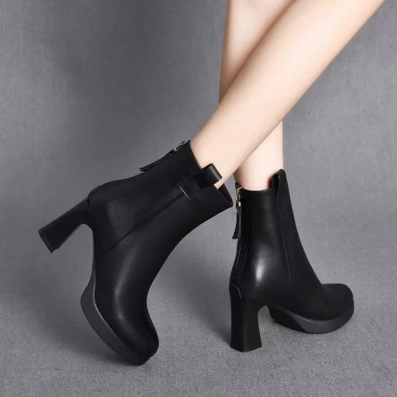 Drune | Damen Stylische Spitzzehen High Heel Stiefel