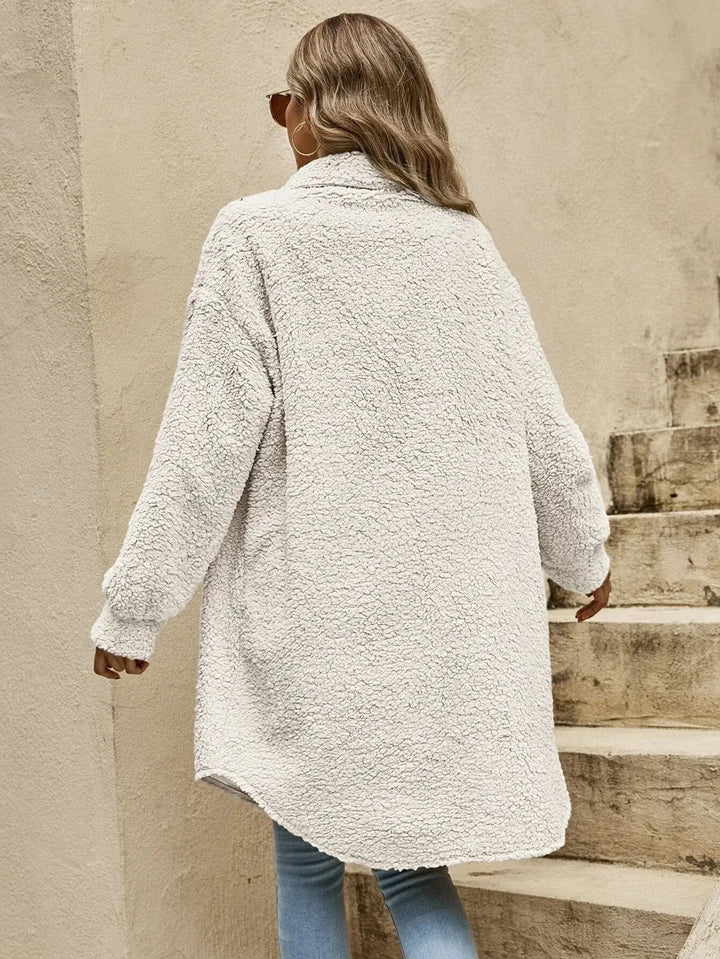 Drune | Bequeme Teddy Jacke mit Knopfleiste & Brusttaschen