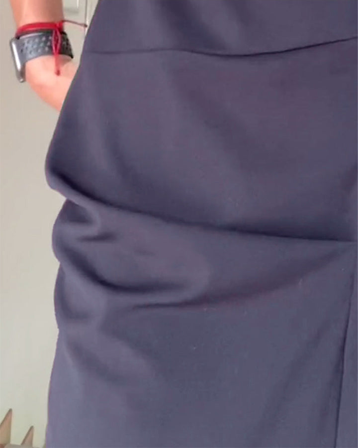 Drune | Elegantes Plissiertes Kleid in Volltonfarbe mit Rundhalsausschnitt