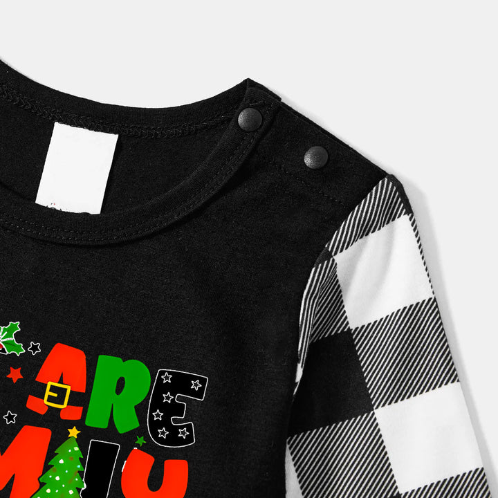 Drune | Weihnachten "Wir sind Familie" Farbiger Multi-Element Buchstabe Schwarzes Langarmoberteil mit Schwarz-Weiß karierten Hosen Familienpassende Schlafanzüge