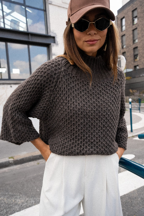 Drune | Gemütlicher brauner kurzärmeliger Kaschmirrollkragenpullover Ideal für den Winter