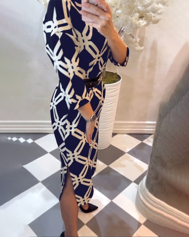 Drune | Kleid mit Geometrischem Print und Seitlichem Schlitz