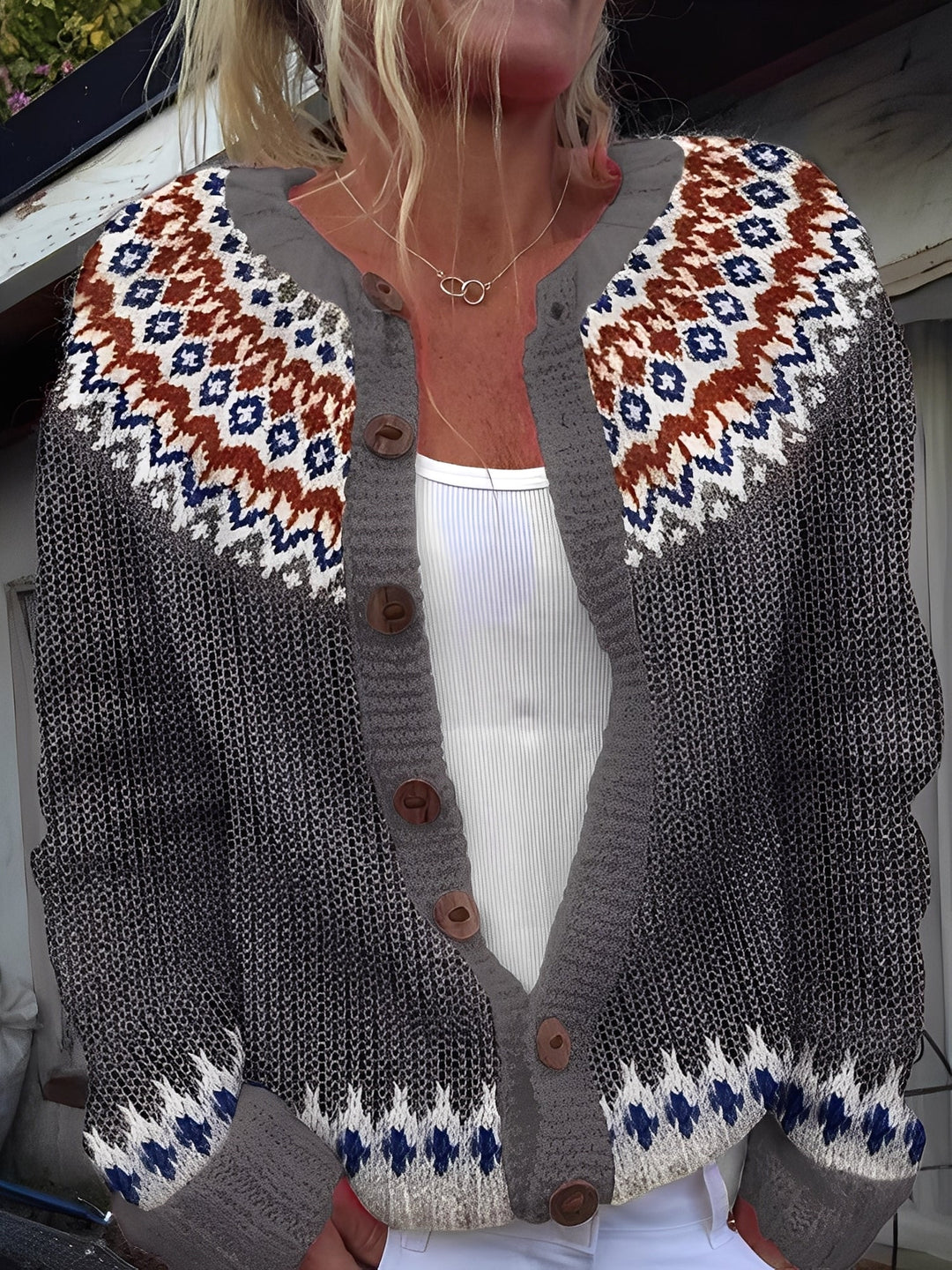 Drune | Elegante Damenstrickjacke mit Knöpfen