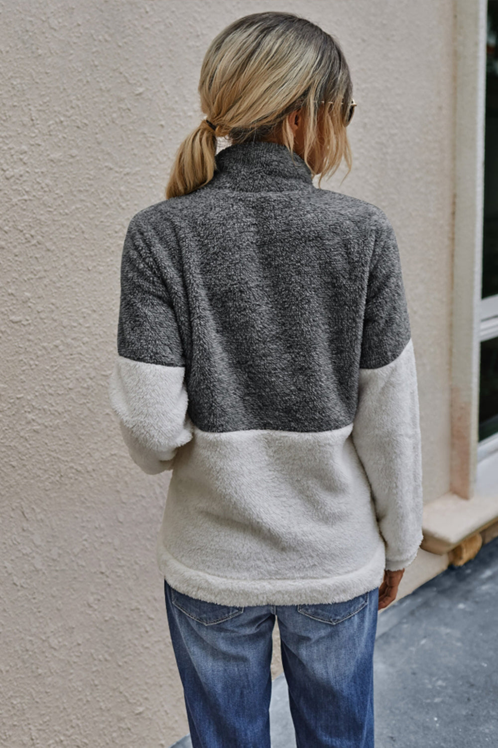 Drune | Eleganter Crop-Top mit Reißverschlusstasche