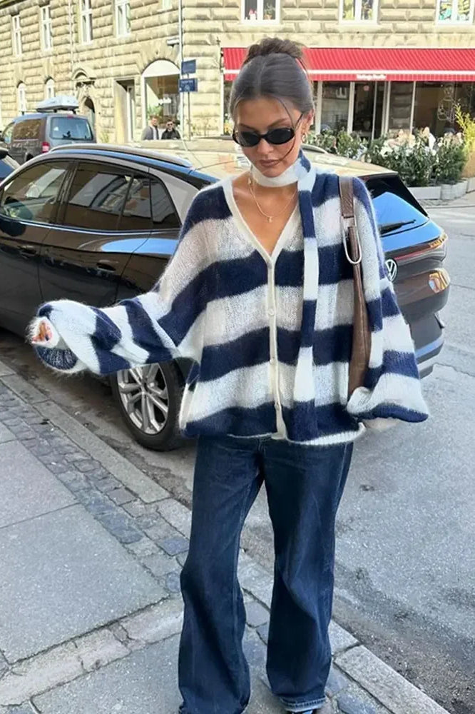 Drune | gestreifter V-Ausschnitt Strickcardigan