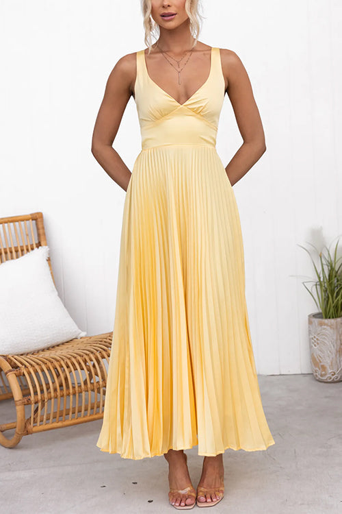 Drune | V-Ausschnitt Rückenausschnitt Cut-Out Falten Maxi Cami Kleid