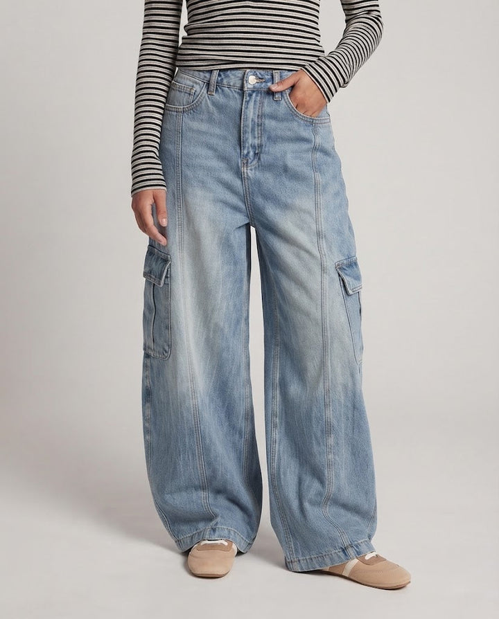 Damen Extraweite Palazzodenimhose mit Balloon‑Silhouette und großen Cargo‑Klappentaschen Drune