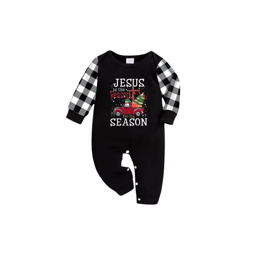 Drune | Schwarz-weißes Karomuster Weihnachts-Shortsleeve-Pyjama-Set mit dem Aufdruck "Jesus ist der Grund für die Saison"