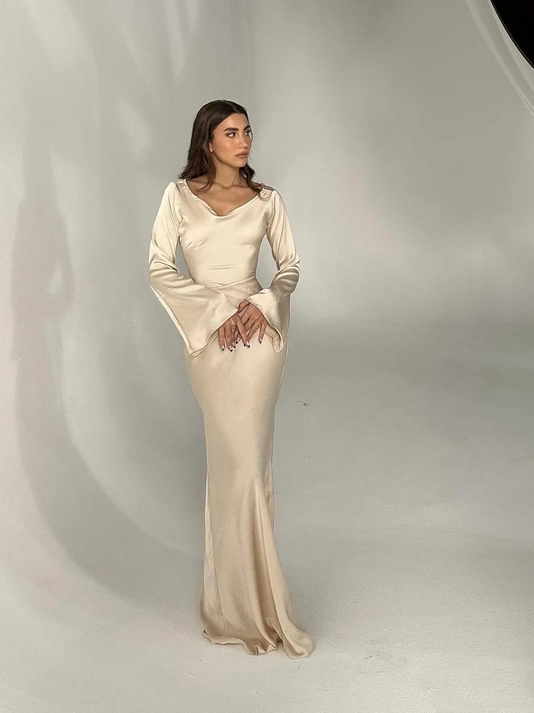 Drune | Fließendes Maxi Kleid Mit Langen Ärmeln Für Damen