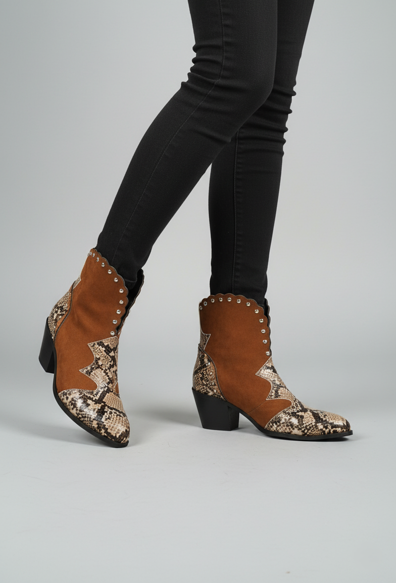 Drune | Western Stiefeletten mit Schlangenleder Akzent Bestickter Gewellter Besatz Niedriger Blockabsatz